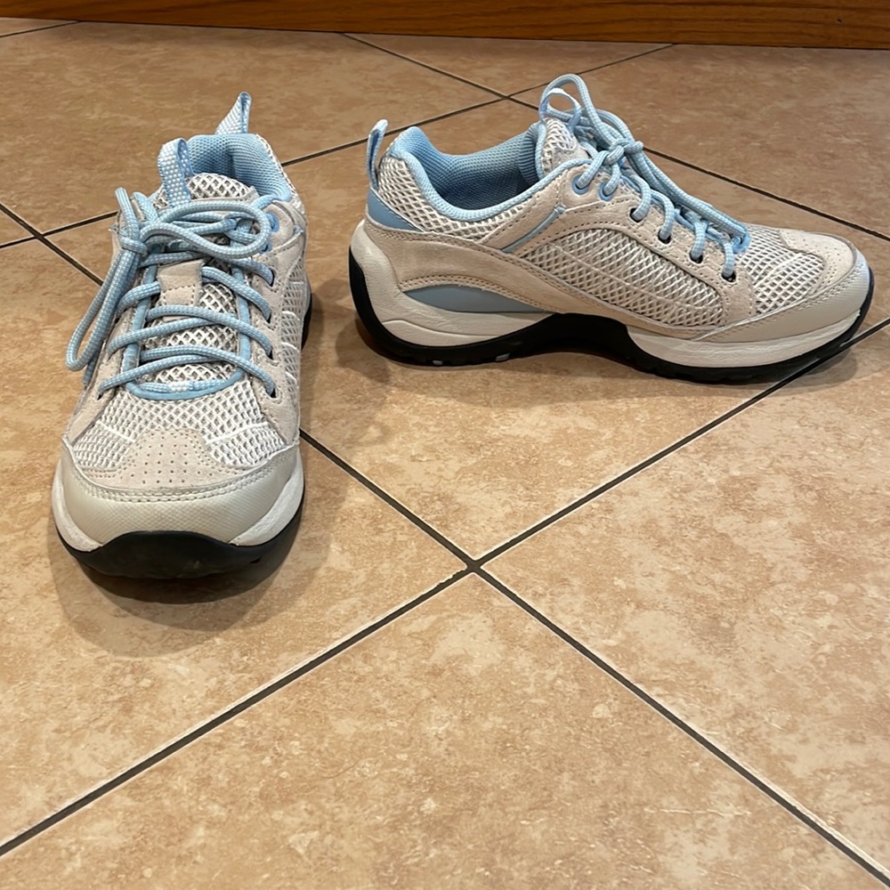 L. L. Bean size 7 Verti Grip hiking shoes